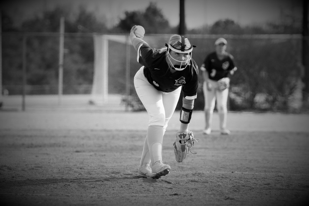 park_softball95's tweet photo. Game Face. 2pm. @ Baker. https://t.co/Tn1BjfKx6r