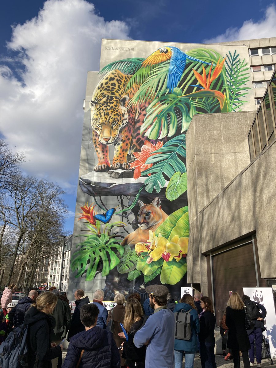 WWFEU's tweet photo. Iconic wildlife stirs a lot of excitement in the 💚of the 🇪🇺 quarter in #Brussels. What’s it all about? https://t.co/ePbBCPUlK9