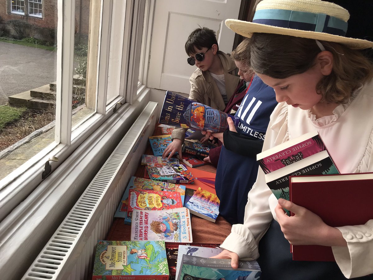 AshfoldEnglish's tweet photo. We had an amazing week last week with dressing up (involving lots of research of famous scientists, real and fictional), book fairs, book swaps, DEAR time, science-literature links, and more! https://t.co/8okhZKe2fY
