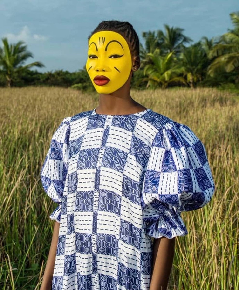 AfricanFashFndn's tweet photo. Ivorian fashion label @Yhebedesign adopts the use of distinctive prints, geometric lines and straight cuts softened by fluid fabrics to produce simple yet modern pieces with elegant silhouettes. 

#AfricanFashionFoundation #AFFSpotlight #YhebeDesign https://t.co/06zdUltYsR