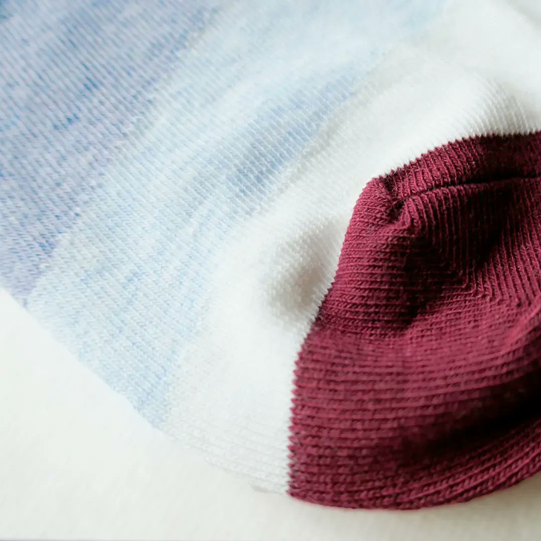SockIn_official's tweet photo. Disponibles en 36-41, les chaussettes SYMETRIE BLEUE sont super originales > https://t.co/dkq83hmVIK
🔵 
⚪️ 
🔴
#chaussettes #socquettes #madeinfrance #areyousockin #socks #fabricationfrancaise #chaussettefrancaise #mode #fashion #lookbook #fashioninspiration #inspi https://t.co/a8U6PZicB2