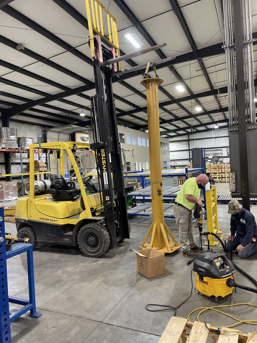 jmill1474's tweet photo. Crane install for a new project today ⁦@jbeincorporated⁩ #contractmanufacturing https://t.co/F1EBYLVMgt