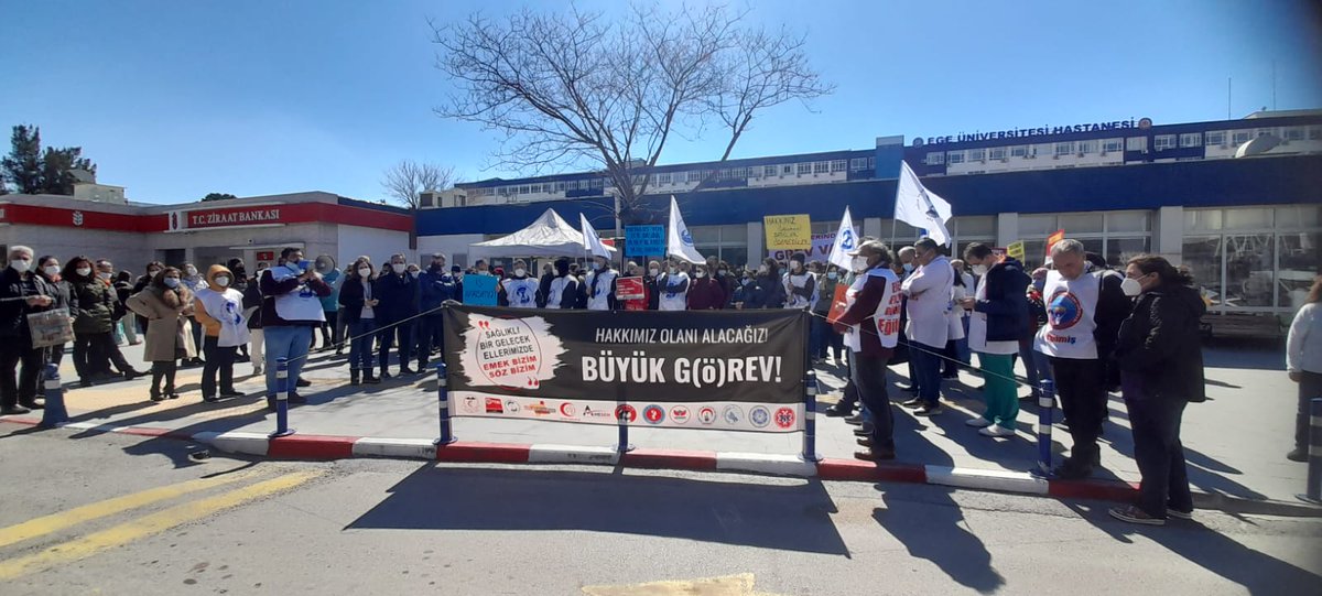 ttborgtr's tweet photo. 📍 İzmir

📢 #HaklarımızİçinGöREVdeyiz 
📢 #14MartTıpBayramı

👇
https://t.co/GjEuWgmlp4 https://t.co/fl0lzTjP8d