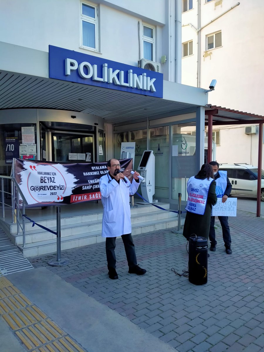 ttborgtr's tweet photo. 📍 İzmir

📢 #HaklarımızİçinGöREVdeyiz 
📢 #14MartTıpBayramı

👇
https://t.co/GjEuWgmlp4 https://t.co/fl0lzTjP8d