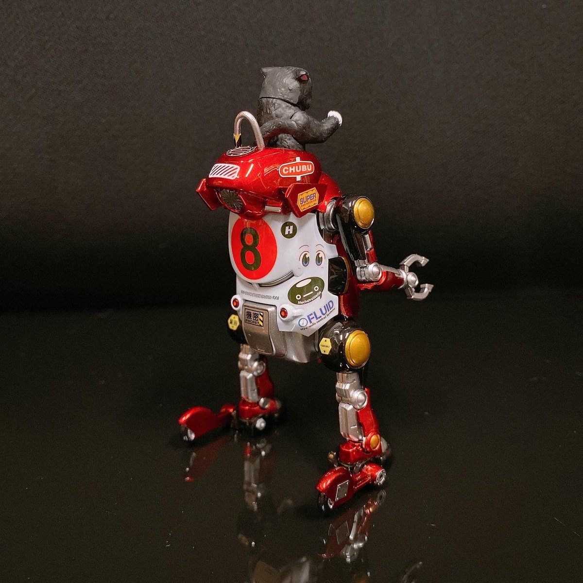 Danny2fish's tweet photo. 搭個無比例扭蛋貓咪比較搶眼，貓咪賽車wego

#MechatroWeGo #wego #hasegawa #plasticmodel #chubu #メカトロウィーゴ https://t.co/tuesA5mFaA