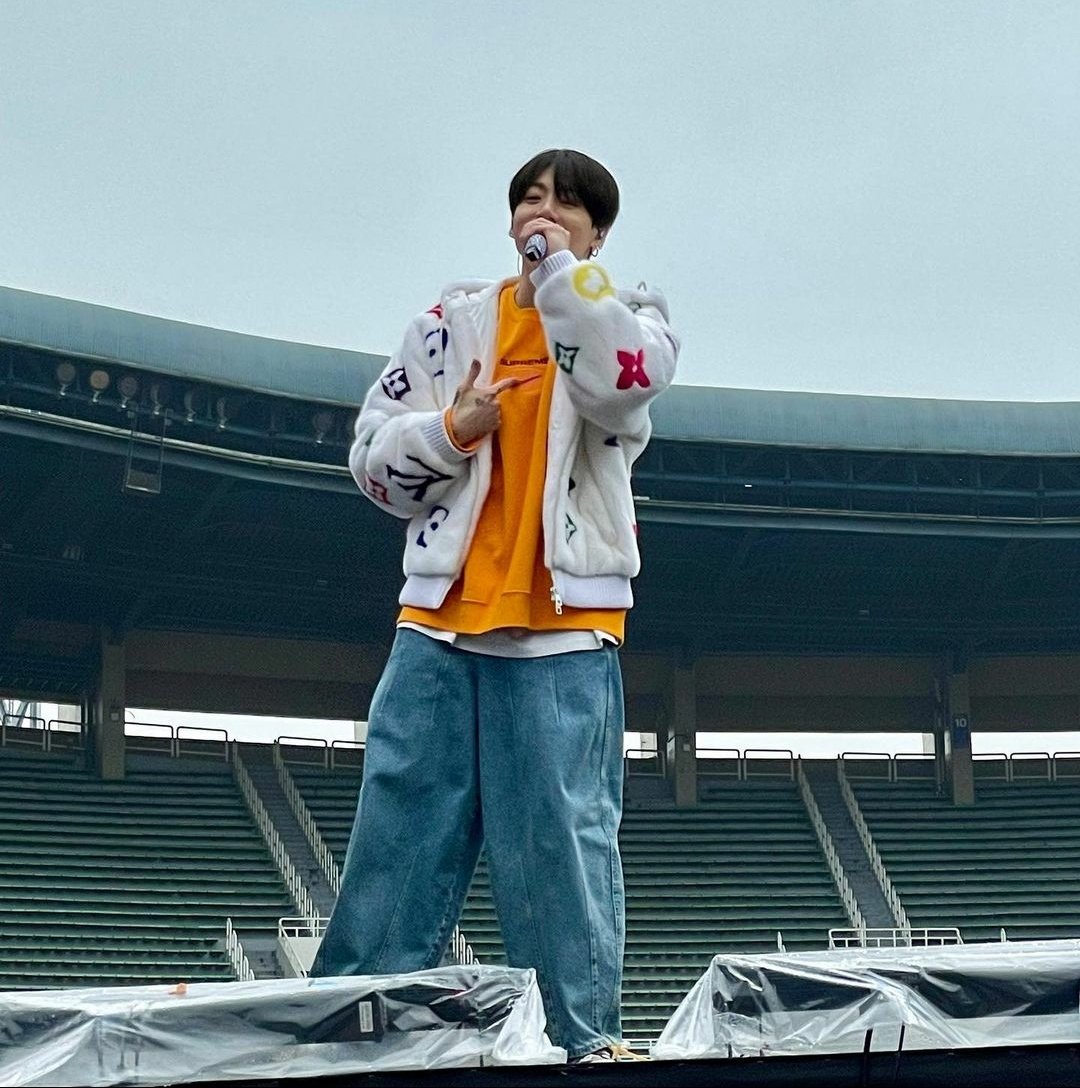 siyeonsIut's tweet photo. hes my baby https://t.co/YmX5EDAFcZ