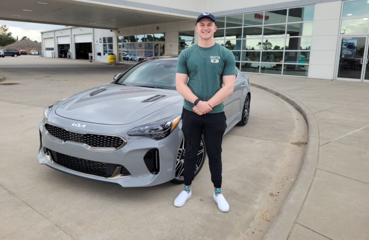 Congratulations to this awesome customer on his brand new #Kia Stinger! 🤩  🎉 

We're so happy that our Beck & Masten Kia team could help you find the perfect vehicle. Thank you so much for your business! 😀 

#BeckMastenKia #Tomball #NewCars #NewKia #HappyCustomers