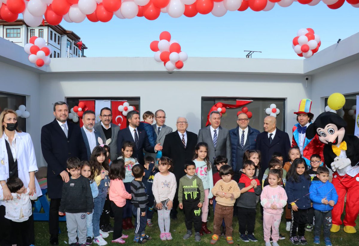 PTT Evleri Mahallemizde, Sabuncu ailesinin katkıları ile yapılan Hanım Sabuncu Kreşi’nin açılışını gerçekleştirdik. Hayırlı uğurlu olmasını diliyor, emeği geçen herkese teşekkür ediyorum. #Adana #Yüreğir