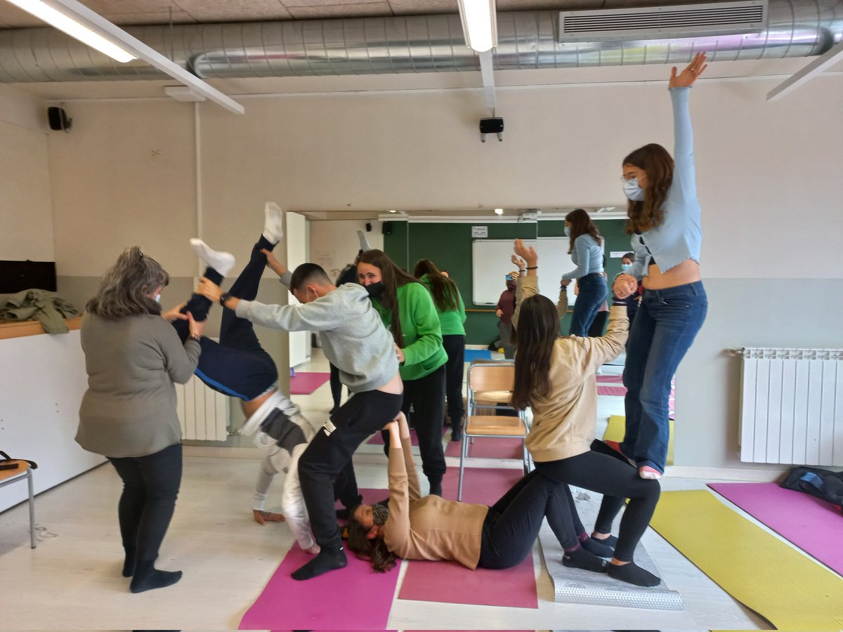 aanglad2's tweet photo. Avui cooperació i treball de grups a projectes de Tapd2 https://t.co/aWW2p8QTzb