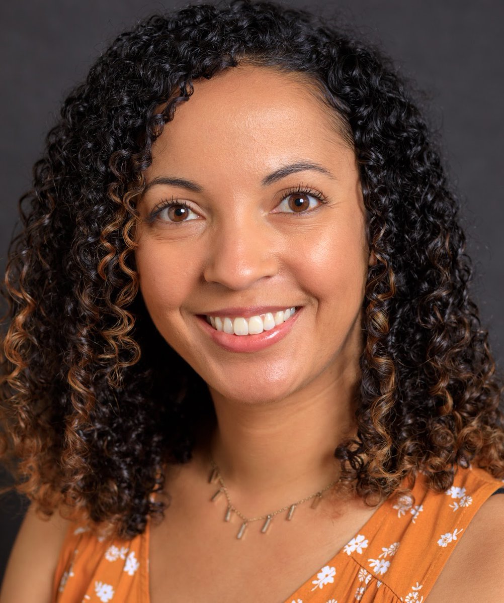 T34A's tweet photo. #JCW honors U of TN math professor, Olivia Prosper, who works at the interface between math &amp; biology.  She builds &amp; analyzes math models of infectious disease dynamics to better understand feedbacks between heterogeneities affecting disease dynamics &amp; disease control measures. https://t.co/8pDsB58VAz