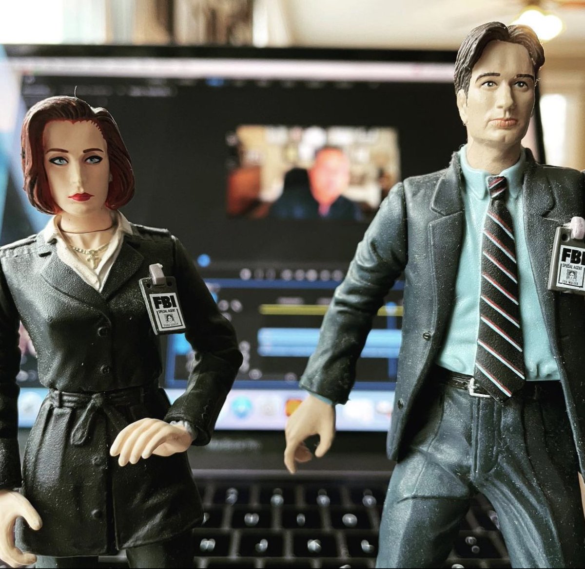 My original figures keeping me company while editing our James Wong interview (posting this week). I remember buying these at the mall. Love at first sight! Anyone else have these? #thexfiles #davidduchovny #gilliananderson #jameswong #mulder #scully #collectibles #90sKid