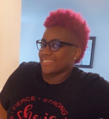 mayorlightfoot's tweet photo. Shameka is a Washington Park resident and @ChiPubSchools parent who was able to receive no-cost internet through #ChicagoConnected.

To learn more and check your eligibility, visit: https://t.co/8U4nDUGhLc https://t.co/HEiaSMBib4