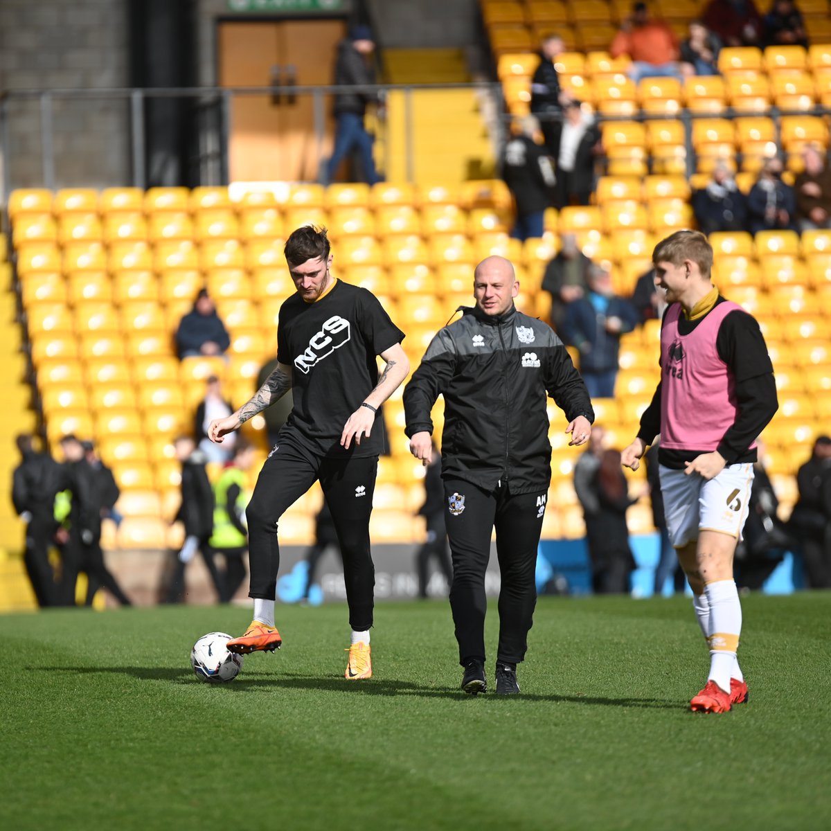 EFL_Community's tweet photo. #NCSMatchday at the Vale! π€©
This past weekend @OfficialPVFC players donned the @NCS shirt before the match. π«
@PVFCFoundation Changemakers were pitch-side and talked with the public about their fantastic experiences and journeys! ππ
#PowerOfYouth https://t.co/LtHPja8qVR