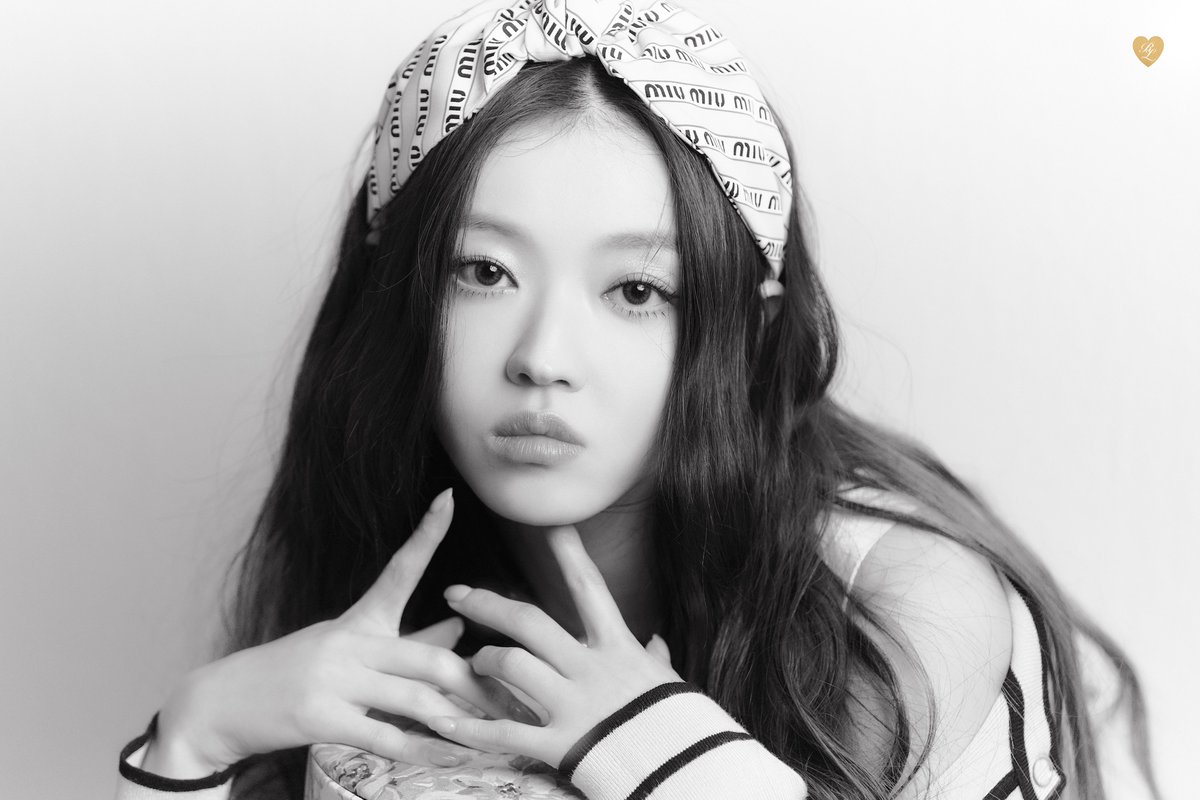 8_OHMYGIRL's tweet photo. 𝑶𝑯 𝑴𝒀 𝑮���𝑹𝑳 2𝑵𝑫 𝑨𝑳𝑩𝑼𝑴 [𝑹𝒆𝒂𝒍 𝑳𝒐𝒗𝒆]

𝑳𝒐𝒗𝒆 𝑩𝒐𝒖𝒒𝒖𝒆𝒕 𝑷𝒉𝒐𝒕𝒐𝒈𝒓𝒂𝒑𝒉𝒚 💐

#오마이걸 #𝑶𝑯𝑴𝒀𝑮𝑰𝑹𝑳 #𝑹𝒆𝒂𝒍𝑳𝒐𝒗𝒆
#유아 #𝒀𝒐𝒐𝑨

𝑪𝒐𝒎𝒊𝒏𝒈 𝑺𝒐𝒐𝒏
2022. 03. 28 𝑷𝑴 6 https://t.co/ZANft0WBmM
