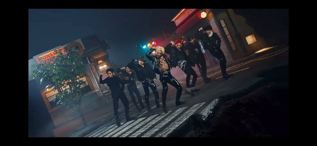 viawlous's tweet photo. FELIX WHAT THE-
SKZ MANIAC TEASER
#StrayKidsComeback
#StrayKidsIsComing
#ODDINARY
@Stray_Kids https://t.co/QiAdLzBVol