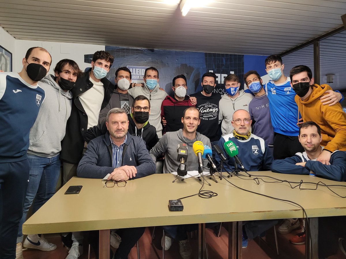 🏑💙 El capità de <a href="/LleidaLlista/">Pons.Lleida</a> ANDREU TOMÀS <a href="/Andreutt9/">Andreutt9 | AuroryAI 🪼 Meshchain.Ai</a> anuncia que plegarà al final d'aquesta temporada, amb 35 anys i després de 17 temporades al club de #Lleida.
El davanter de #Tremp marxa sent un referent de l' #hoqueipatins #OKLliga <a href="/som_dhoquei/">Som d'Hoquei</a>