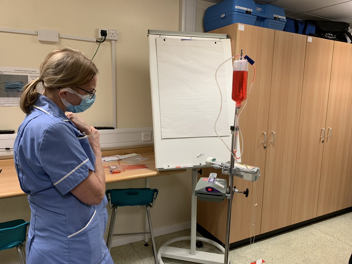 RbchSimulation's tweet image. Last week we had two fantastic days of massive haemorrhage training for nurses working on the GI wards. They were particularly pleased to learn about the importance of giving other blood products as well as blood when treating a patient with a GI bleed. #nurses #teamuhd