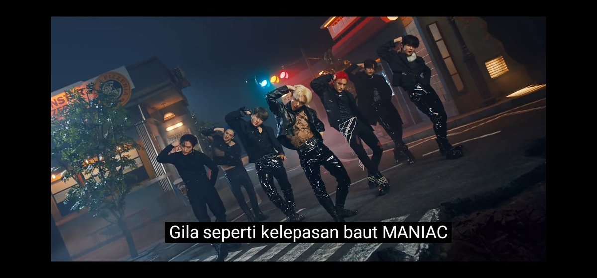 thestorykids's tweet photo. -tsk loh hanji gaada? @Stray_Kids https://t.co/lWBIE5MbLI