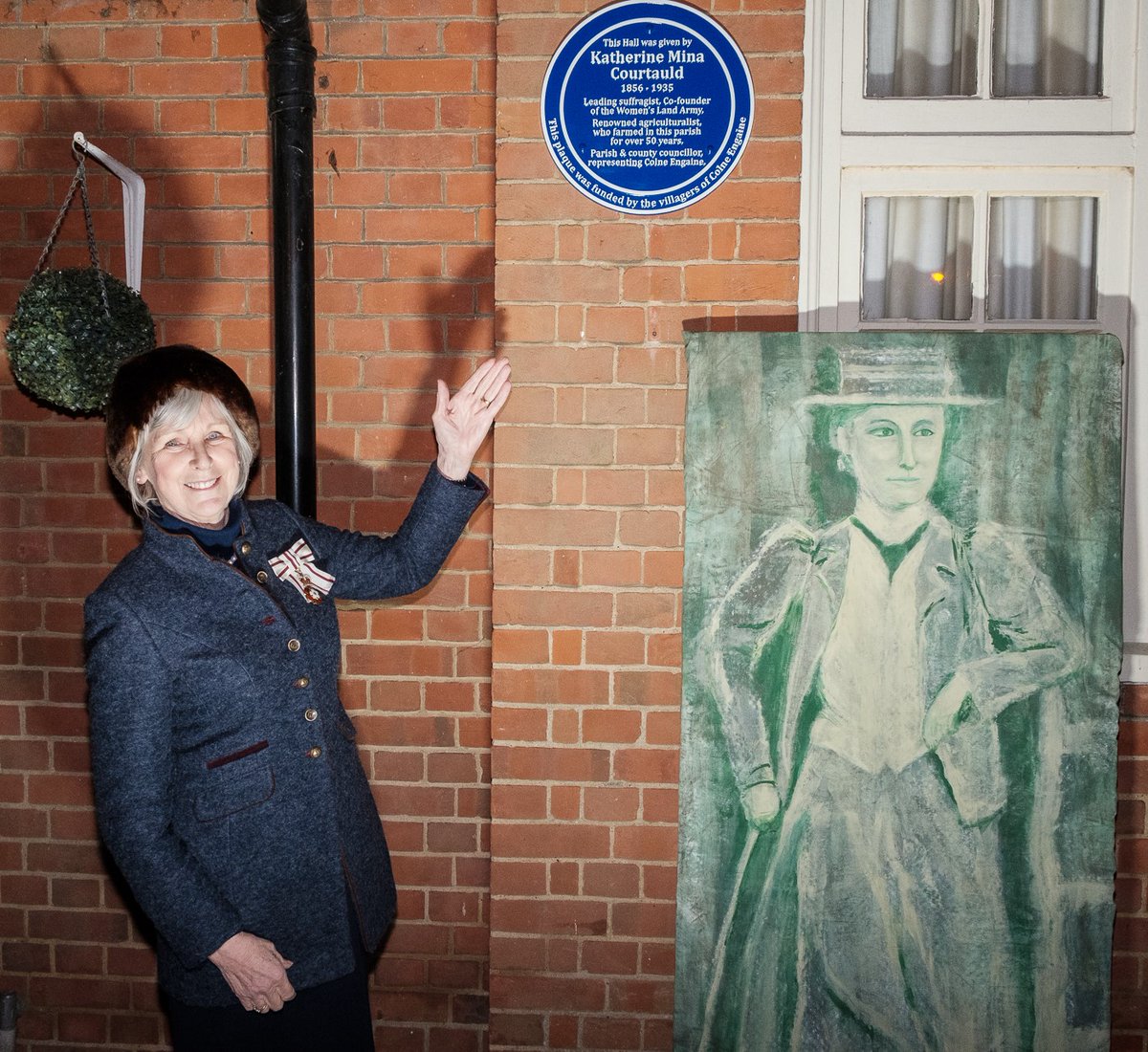 BraintreeDC's tweet photo. It was an absolute privilege for our Chairman Cllr Wilson to join the unveiling of a commemorative plaque to honour Katherine Mina Courtauld, a renowned British farmer and influential suffragist from #Bocking.
Read more: https://t.co/dQjiCJCd2o
📷 Photo credit: Brian Fleming https://t.co/XMdVfBhyWG