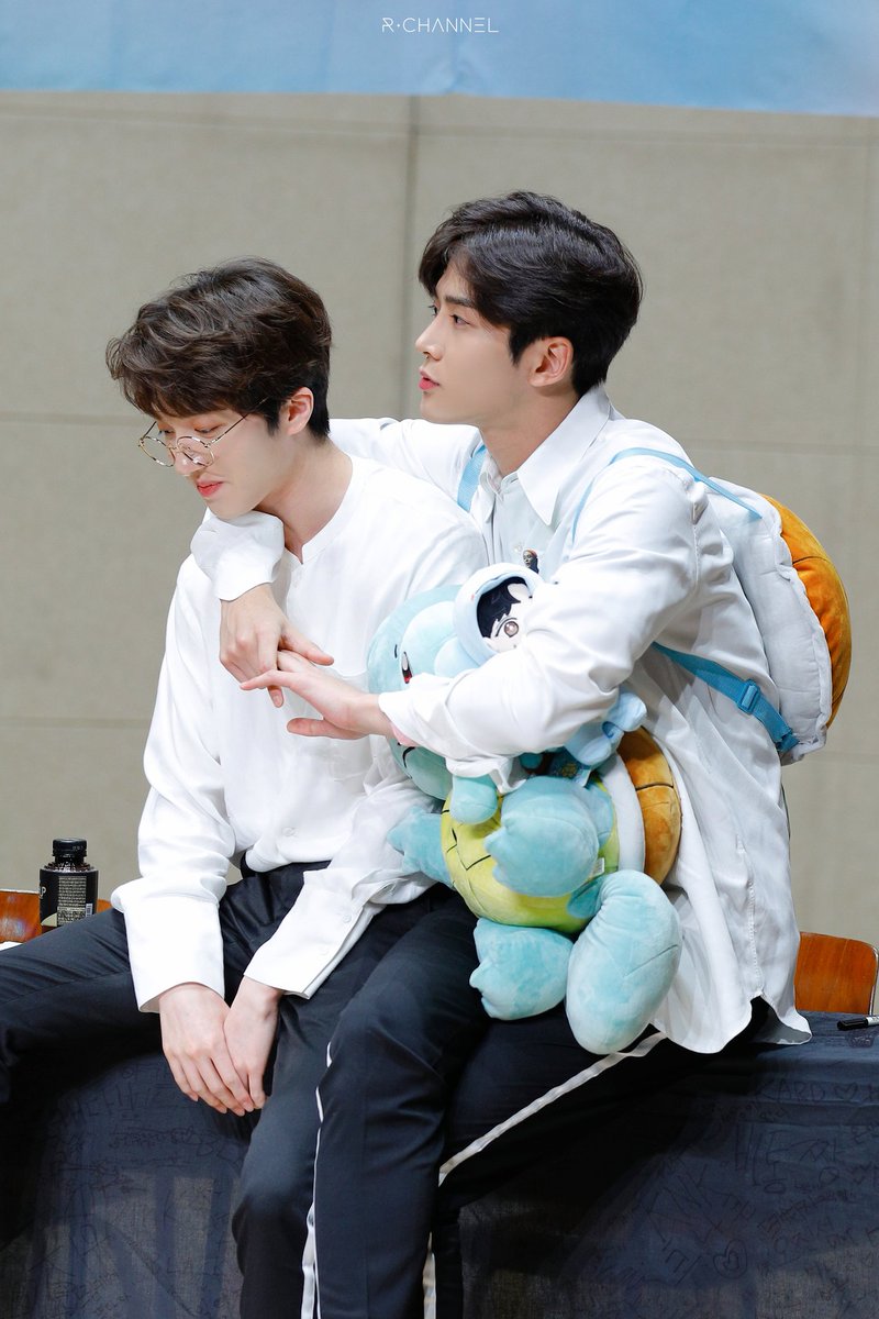 R_CHANNEL1005's tweet photo. 180818 여의도 로운. 찬희

#SF9 #로운 #김석우 #ROWOON #찬희 #강찬희 #CHANI https://t.co/wR6ZPOIeOo