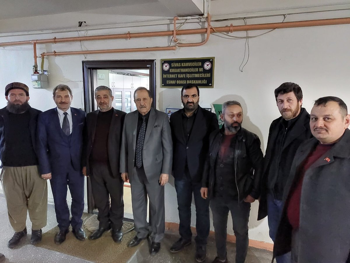Sivasesob1's tweet photo. Demirciler Esnaf ve Sanatkarlar Odası Başkanı Harun Koç, yönetim kurulu üyeleriyle birlikte Kahveciler Kıraathaneciler ve internet Kafe işletmecileri Esnaf Odası Başkanlığına tekrar seçilen oda başkanı Beşir Köksalı ziyaret ederek genel kurulun hayırlı olması temennisinde bulundu https://t.co/povT51MG9M