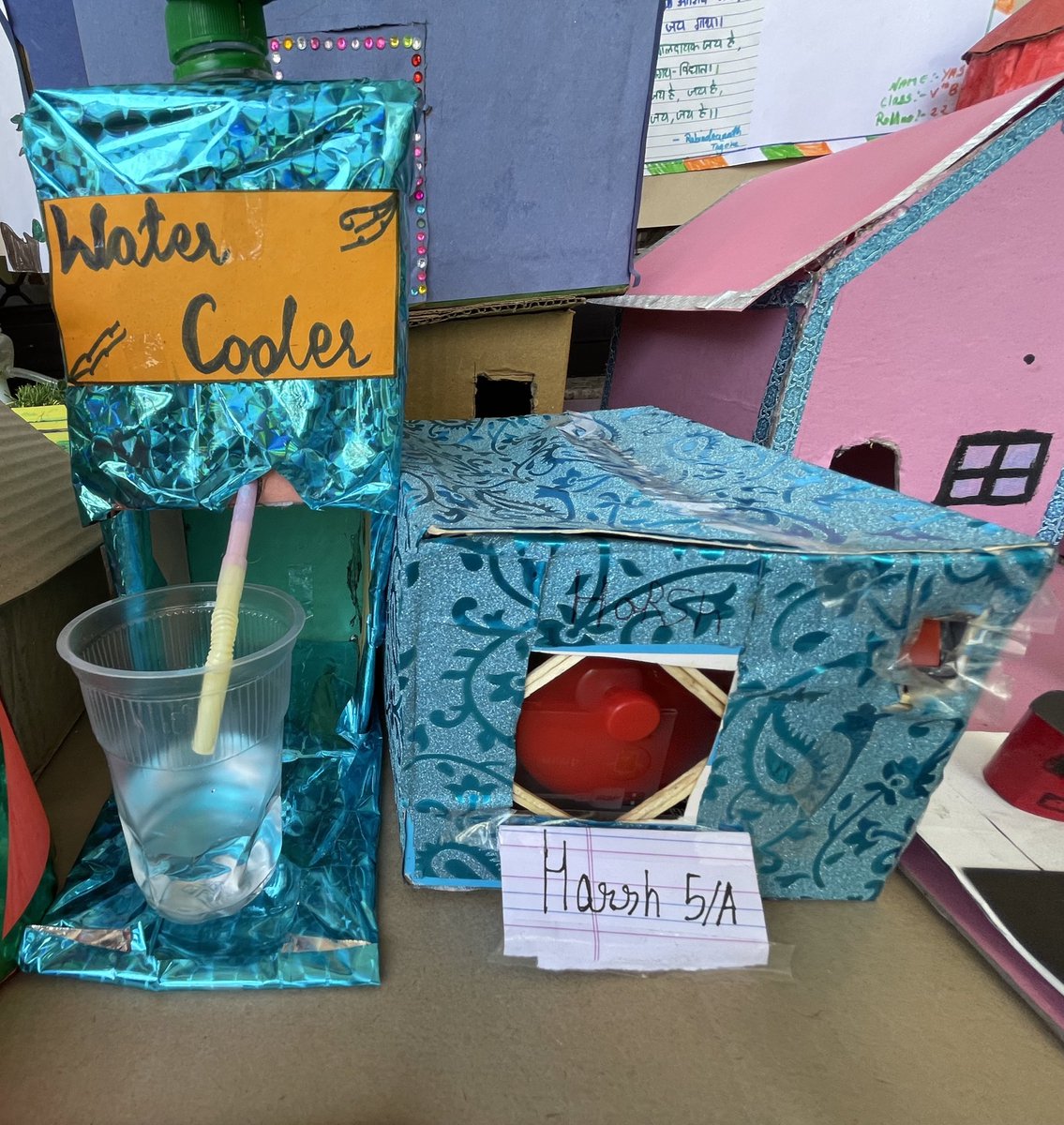 Government Co-Ed Sarvodaya Vidyalaya Sector-17 Dwarka के प्राइमरी के छोटे नन्ने-मुन्ने बालकों ने अपनी कलाकृतियों की प्रदर्शनी लगाई