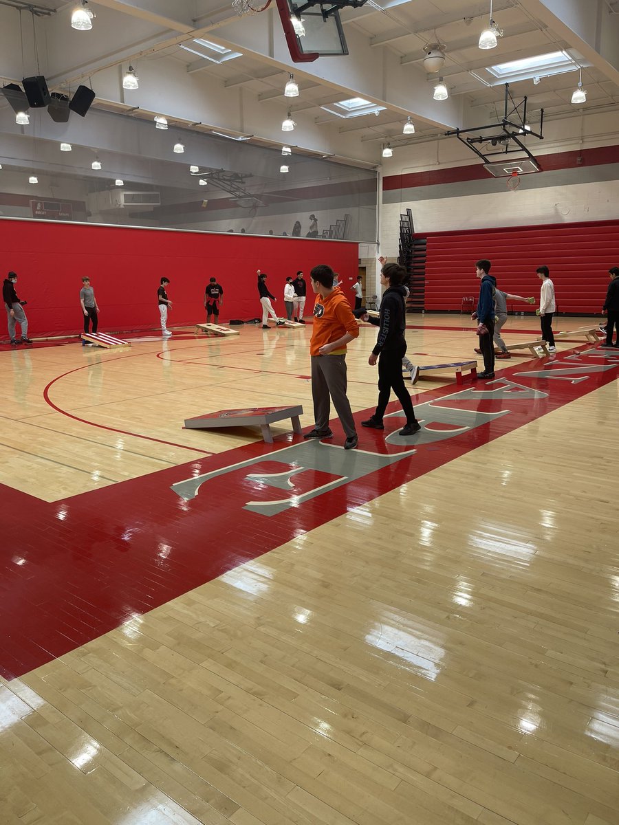 Enjoy throwing bags at Wellness Day? Come out to the South Gym on Wednesday from 2:30-4pm for some Open play! 🌽🕳