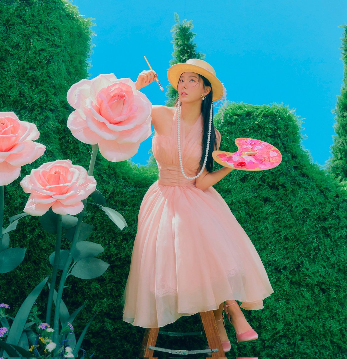 rv_fonts's tweet photo. painting flowers @RVsmtown https://t.co/Gk0Wc11k0r