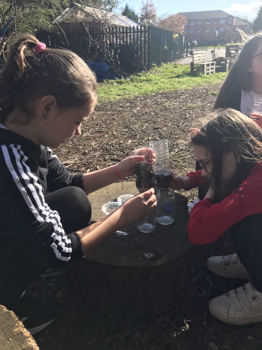 MrS_OLOS's tweet photo. SCIENCE WEEK 🧪 
This afternoon for our science week activity the children explored water filters!! They used a range of materials found outside to create a water filter, check out the results below!!! https://t.co/E5P8EZCJgs
