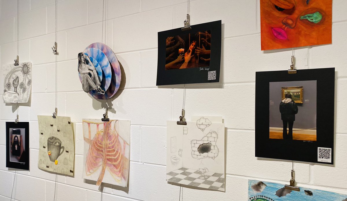 220Arts's tweet photo. Have you stopped by the Clair E. Smith art gallery to check out the @BarringtonHS220 Interactive Art Show? So many students have been coming through to interact with the art! #artsmatter220 #seethestudent220 @220Arts @barringtonfab https://t.co/V6MQghotG0