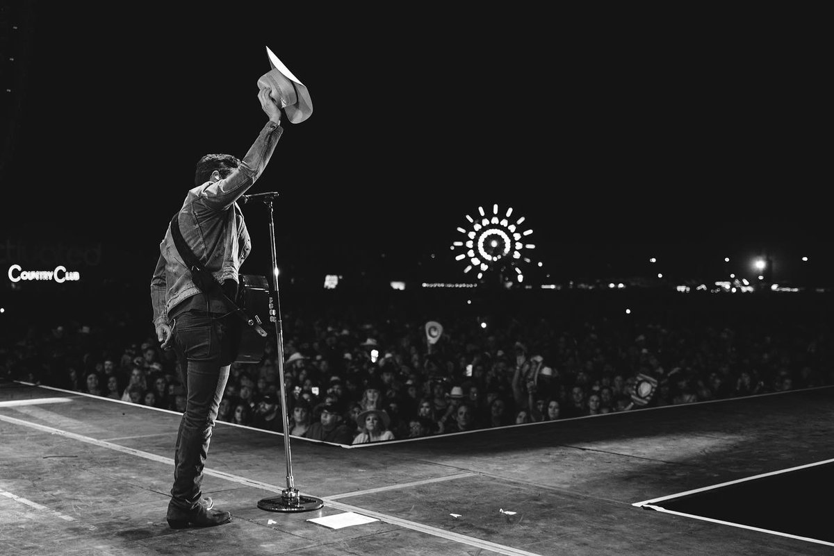 dustinlynch's tweet photo. @CenturionBoats HQ visit, 1st annual RX3 Flag Football stop and gearing up for the #PartyMode Tour with sold out Boots In The Park and sold out in Norco with @TheTimMcGraw ! https://t.co/lDzK3Vx9Rw