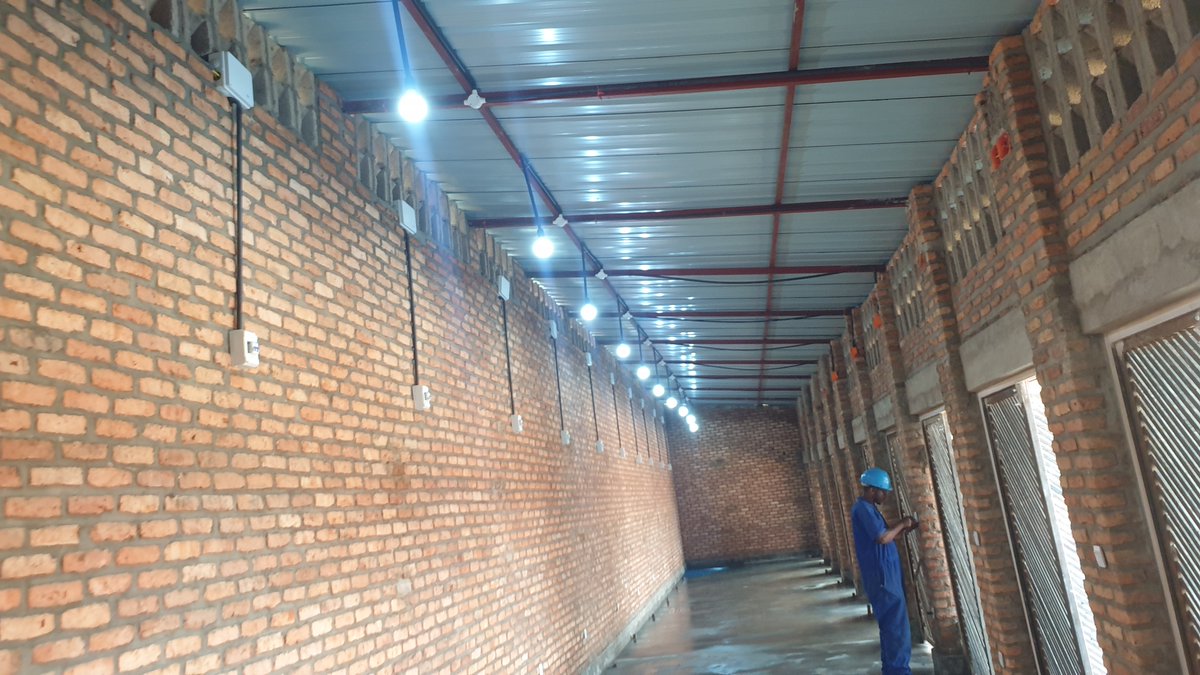 MeshPowerRW's tweet photo. How #impressive this is!! Special kudos to our #installationteam for this outstanding #performance. #Solar electrification of a small scale #community based industrial hub at #ShimwaPaul Village in @NyagatareDistr by Empowering Villages. https://t.co/868cCBS0QS