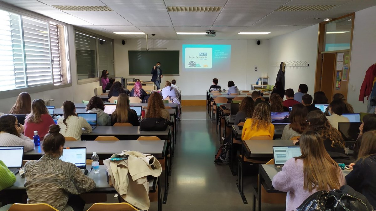 DPT_NHS's tweet photo. Recently students from the @unizar enjoyed learning from @gherzonvd, Occupational Therapist at Franklyn Hospital in #Exeter. Enrique travelled to the university where he studied in #Spain to talk about #OccupationalTherapy and working with Older People: https://t.co/VPD2zWzFTl https://t.co/ZwLP0peBOd