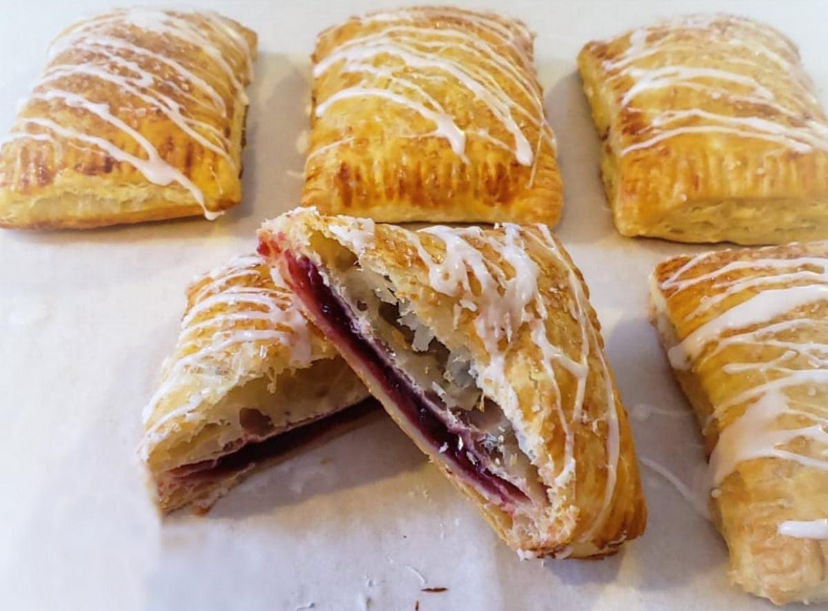 usacherries's tweet photo. Happy Pie Day!
Check out this delicious cherry hand pie from MostlyBakes!
#PieDay #CherryPie #tartcherries https://t.co/KZd3h59pj6