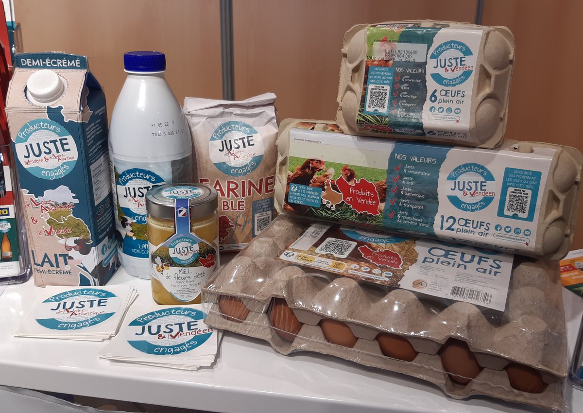 Marque_Juste's tweet photo. Première journée au @SalonVendeeprho et déjà plein de rencontres et d'échanges ! 

Merci à nos partenaires METRO France et Ouest Frais 

Nous vous attendons jusqu'à mardi, 16h, HALLE B, stand 37bis pour vous présenter notre gamme de produits https://t.co/DCV2P7wMkY