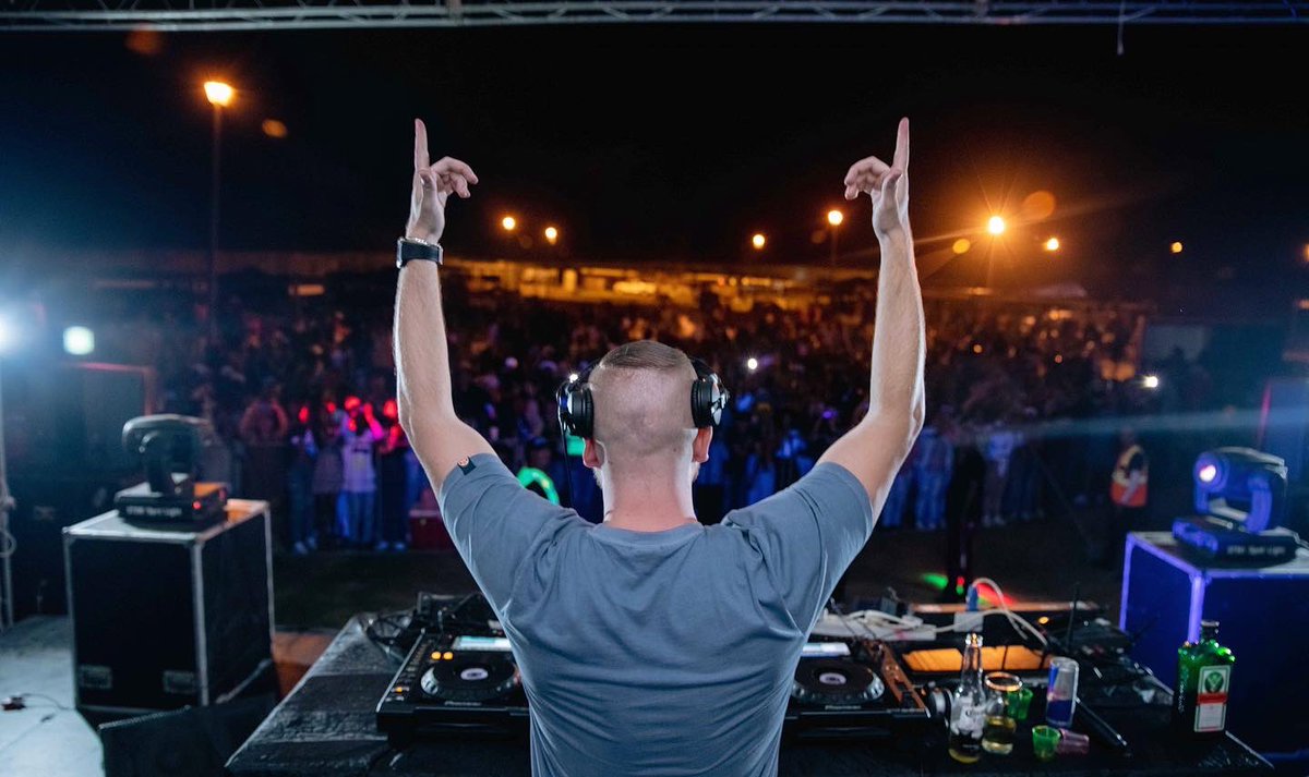 Dj_Dalootz's tweet photo. THANK YOU FOR 100K, 
Love you all 🥺🤍🙏🏼

📸 | @MasterpicV https://t.co/2zwhkNAbLw