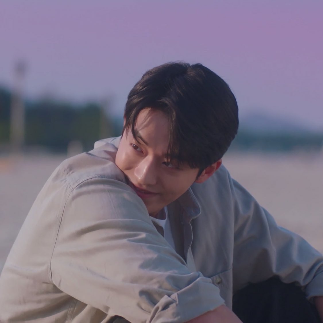 loverdramas's tweet photo. 백이진 얼굴 파묻는 스킬 어쩔건데 심장 터짐 https://t.co/qAm847RejV