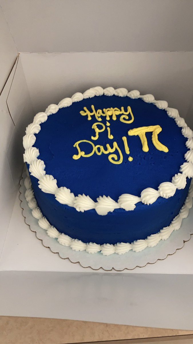 SichtheTeach's tweet photo. I have the best students! #cougarculture #PiDay 3️⃣⏺1️⃣4️⃣🥧 https://t.co/7Ab309ETc2