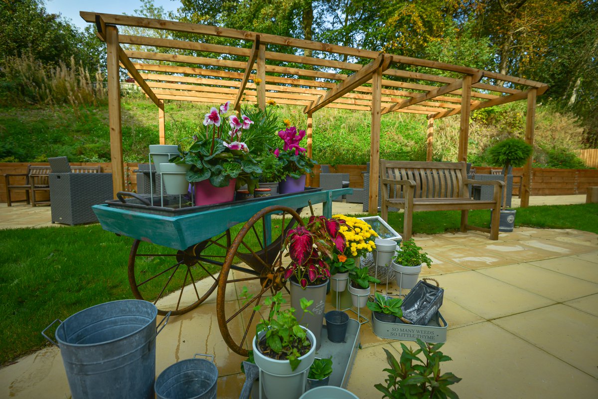 PriorsleeHouse's tweet photo. It's starting to feel like spring here at Priorslee House and our Residents are looking forward to more sunny days spent in the garden!
To find out more about Priorslee House, please visit:
https://t.co/BHogtE5Jq5 or call our friendly Careline advisors on 0333 999 8701
#hcone https://t.co/X7NhhS5tb1