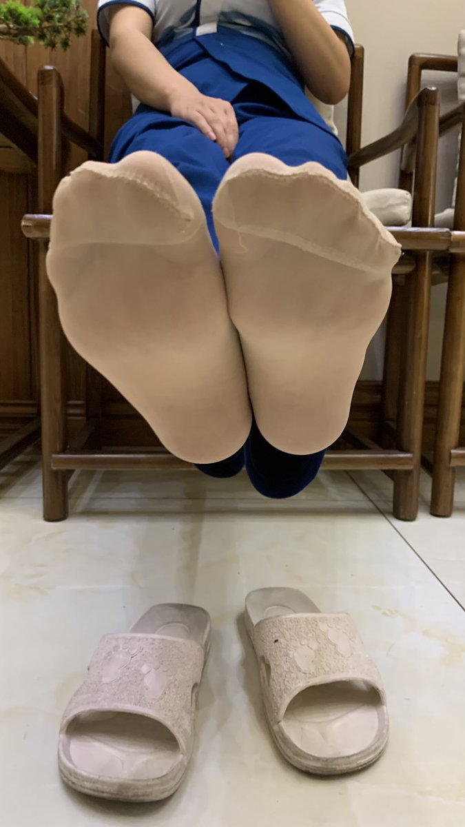 arle9310's tweet photo. 采耳店二号巨���少妇 #原味卖家 #原味袜子 #恋物 #恋足控 #臭襪 #臭丝袜脚 #臭丝袜 #二手絲襪 #原味丝袜 https://t.co/8Qo46prYmL