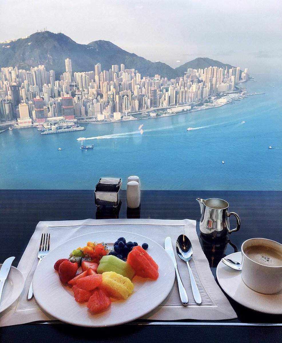 viewsoff's tweet photo. Breakfast in Hong-Kong. https://t.co/rMWRV8C0Yx
