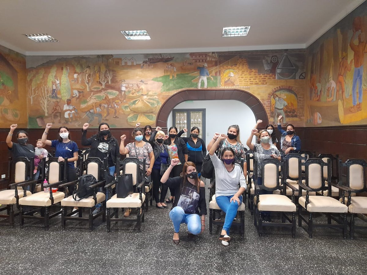 MisionesMumala's tweet photo. ✨TALLER "Derechos Conquistados"

El pasado viernes se realizó un taller abierto, en el Sum del Palacio del Mate en el cual se hizo énfasis uno de los derechos mas importantes para nosotras, que es la participación en la política y el derecho al sufragio.

#MujeresEnLaPolitica https://t.co/fC0S76MYcJ
