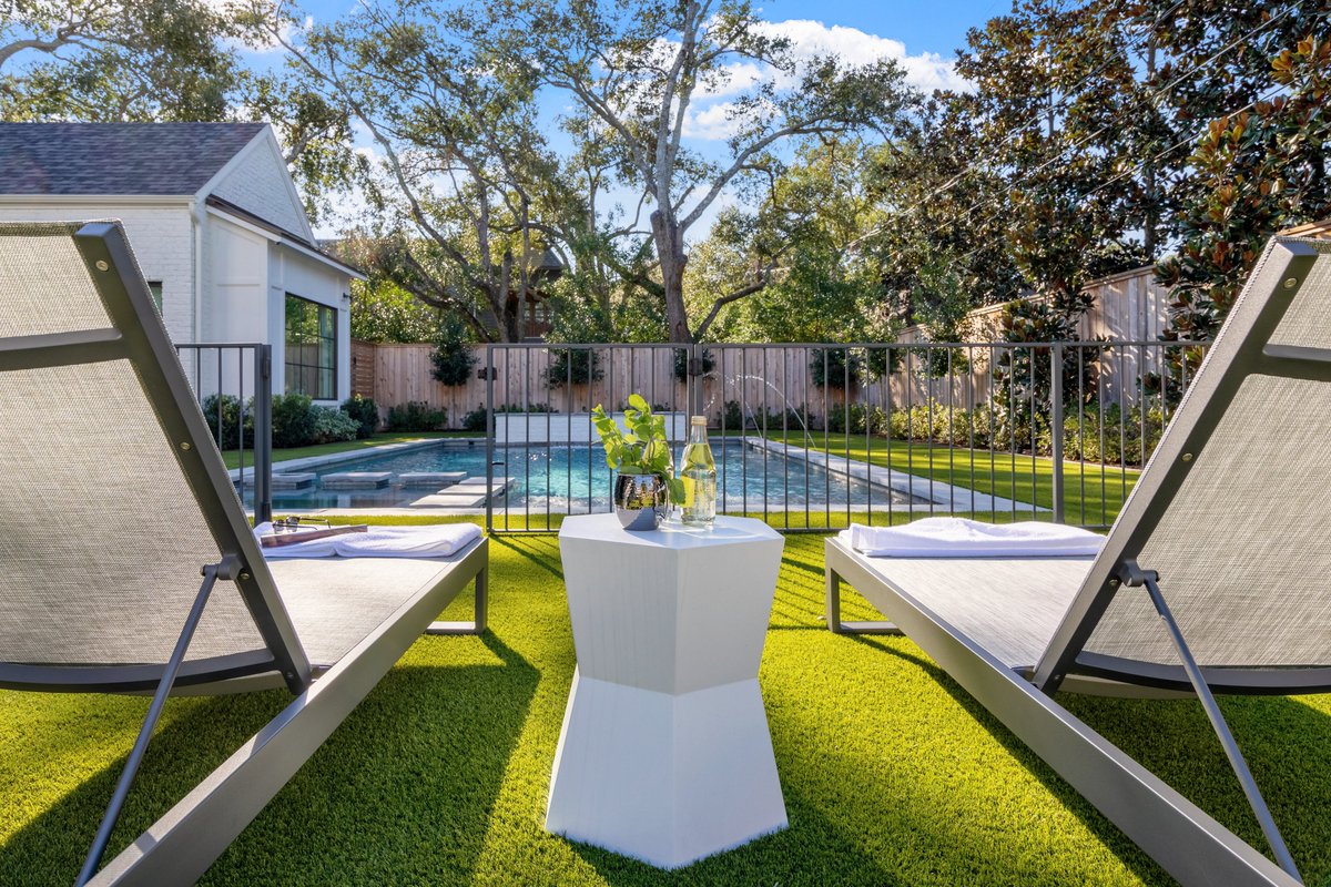 ANDREWPEAR1's tweet photo. POV: Spring Break 2022 Day 1
Lounging in your backyard oasis 😎☀️⛱

https://t.co/rI8iCc7l9B
#customhome #springbreak2022 #pooldays #loungedays #dreamhome #custompool #luxuryhome #texashomes #builder #realestate #texasrealestate #relax #sitbackrelax #springbreak #spring2022 #love https://t.co/lONjgYk5G0