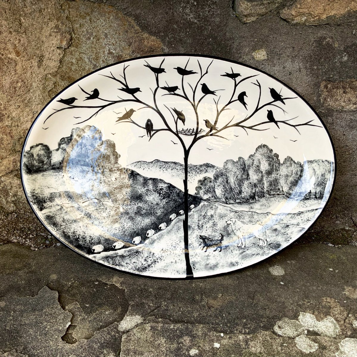 Today’s Monday Masterpiece is this beautiful Commissioned Earlshall Oval Plate🖤🤍

Can you spot the dogs and sheep in the landscape?🐕🐑