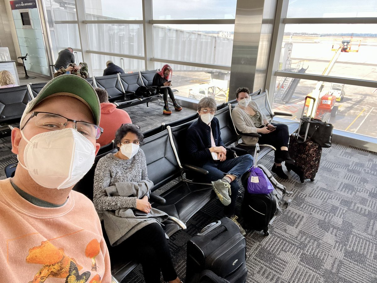 estebanvalvb's tweet image. We out here en route to #Fungal22 !!