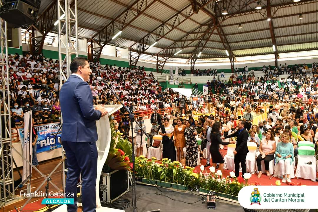 MoronaOfc's tweet photo. Franklin Galarza alcalde de Morona, dio su saludo de bienvenida a todas las mujeres de la Amazonía Ecuatoriana y el mundo quienes acudieron al evento mundial de la Primera Cumbre Amazónica "Nua Kakaram" a desarrollarse en la ciudadanía de Macas. https://t.co/oxKgDh4HrQ