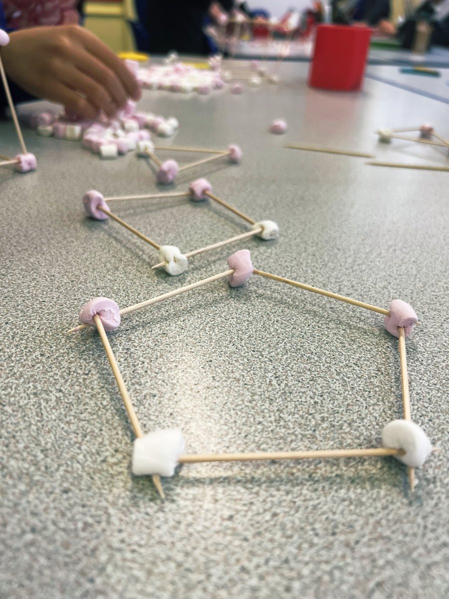 miss_bradfield's tweet photo. Today we had great fun making 2D and 3D shapes using marshmallows. What shapes can you find? 🔵🟩🔺@PelhamPrimary_ @trustilluminate #maths #education #yeartwo https://t.co/fpQdUxza0G