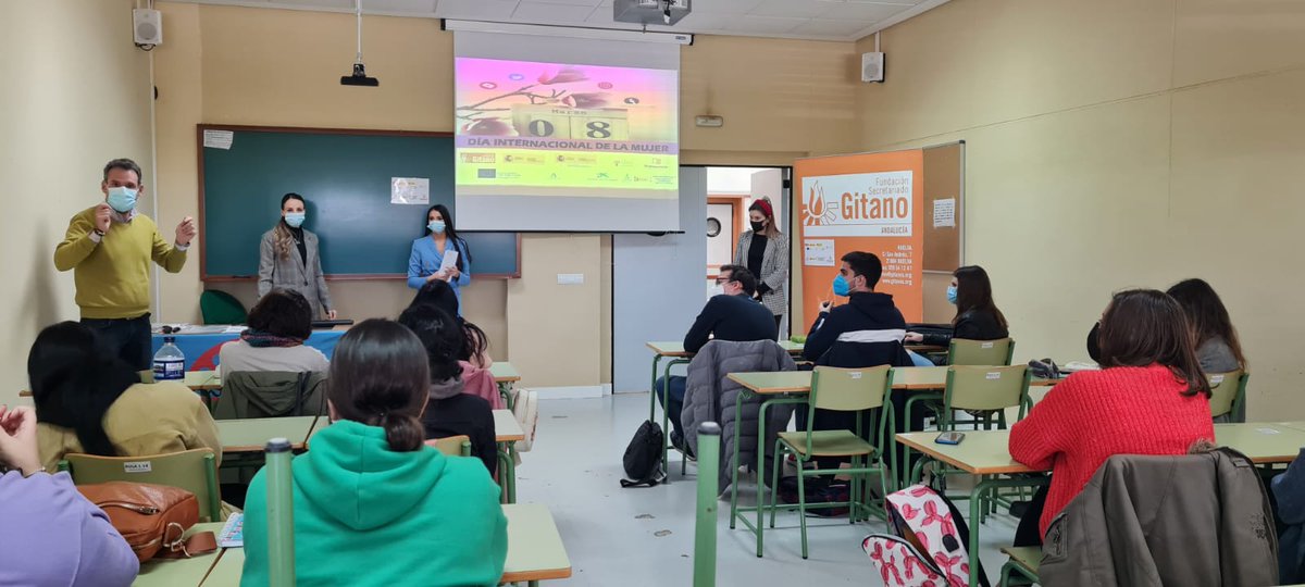 gitanos_org_HU's tweet photo. 🟠 Esta semana hemos impartido un taller en la Universidad de Huelva para el alumnado del 👉 Máster Universitario en Innovación Pedagógica y Liderazgo Educativo 👉 por el día Internacional de la Mujer, con el objetivo de sensibilizar y concienciar sobre la mujer gitana. 🟠 https://t.co/CEbT75Lpgg