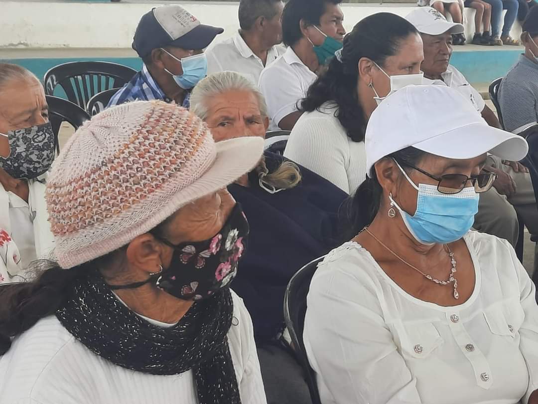 MoronaOfc's tweet photo. Concejal Andres Noguera participó del evento por el Día Internacional de la Mujer, dirigido a los adultos mayores de la parroquia Río Blanco. https://t.co/YViOAAwBGJ