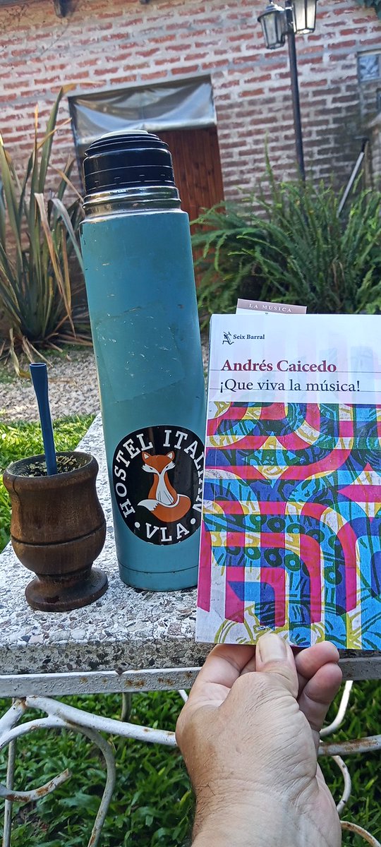 BidartAlejandro's tweet photo. Cumbia,drogas,Rolling Stones. Vertiginosa novela de un autor de culto suicidado a los 25 años. Hoy en @epbradio por @LaCielo1035 .17 hs @perrozavatti @anagigli @PlanetaLibrosAr https://t.co/wtJ9TQMH3h